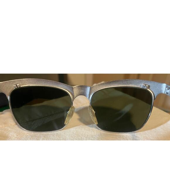 VTG Ray-Ban W0756 Wayfarer Nuevo Gunmetal Sunglasses - Picture 3 of 4